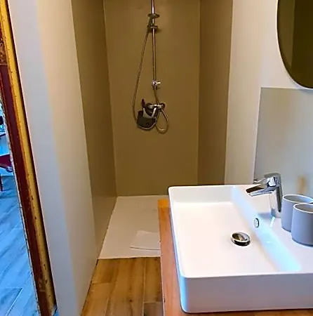The Project Bed & Breakfast 3*