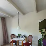 The Project Bed & Breakfast 3*